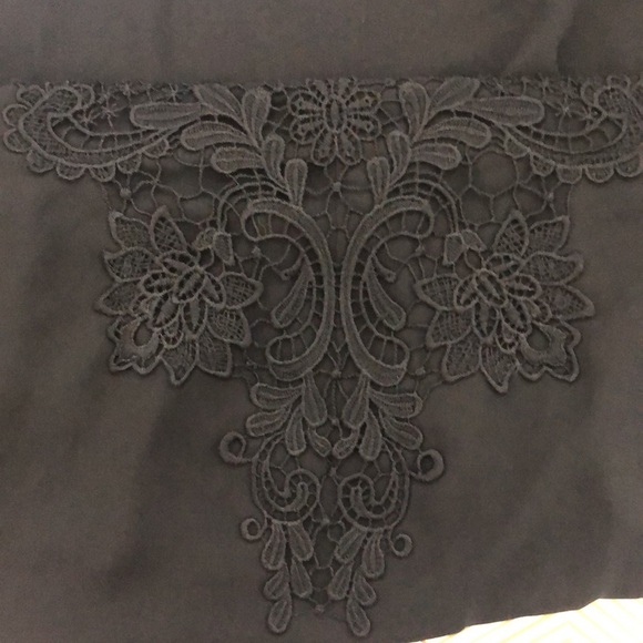 Express sheer cold shoulders - Picture 9 of 10